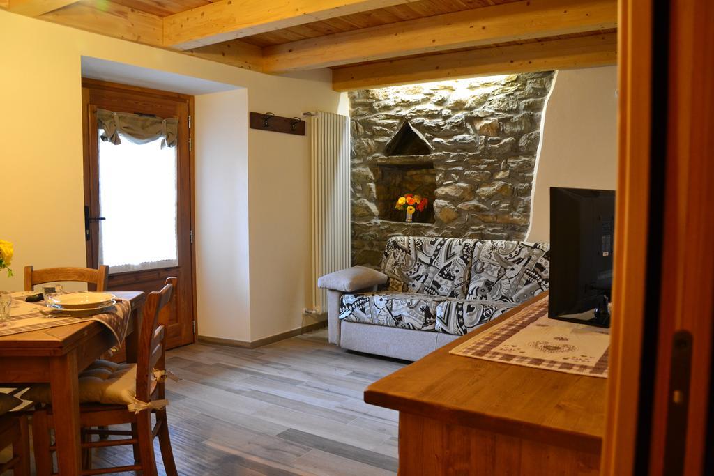 Lo Coppa Fen Lägenhet Aosta Rum bild